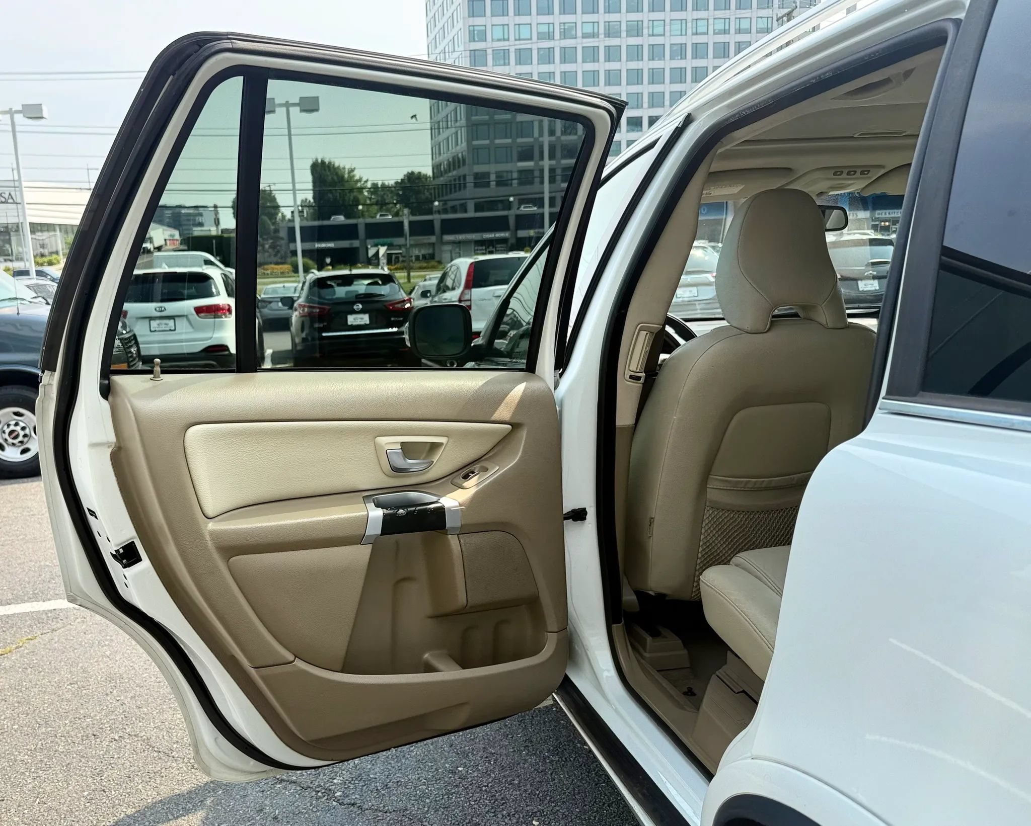 Used 2013 Volvo XC90 3.2 FWD image 25