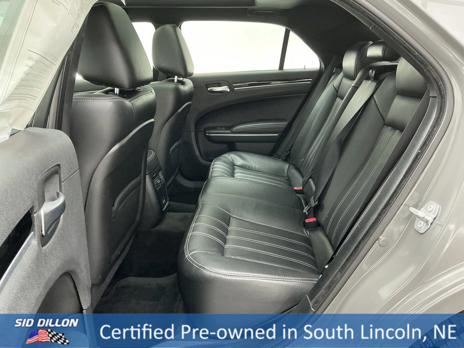 Used 2018 Chrysler 300 S image 18