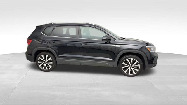 Certified 2023 Volkswagen Taos SE image 10