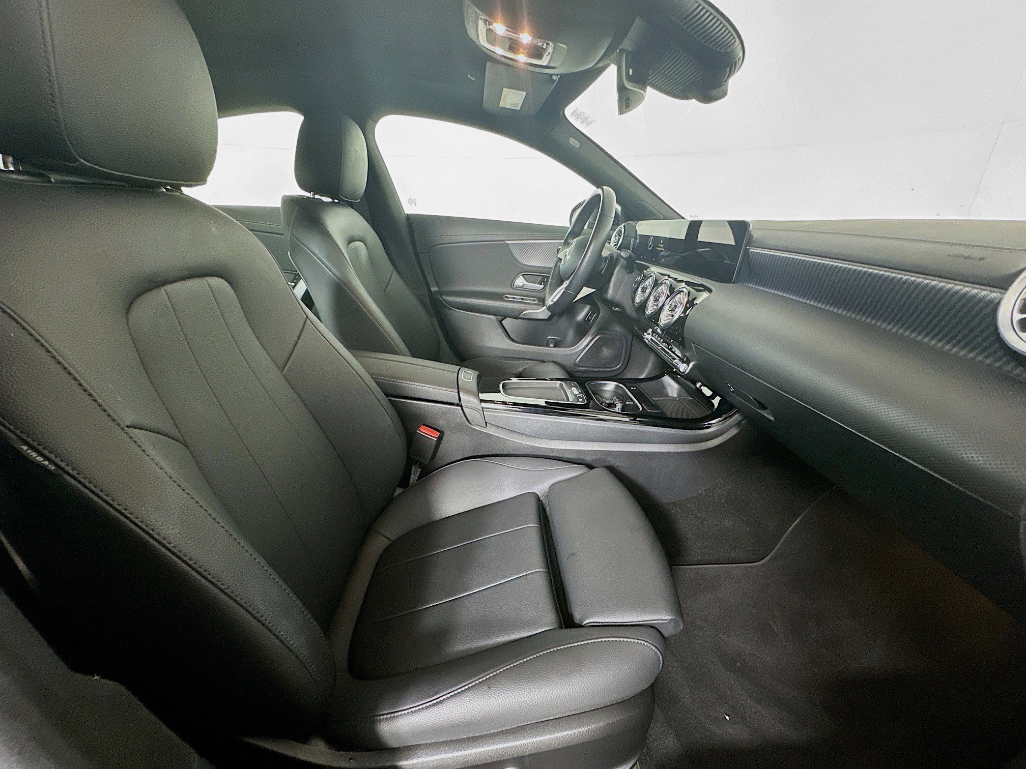 Used 2025 Mercedes-Benz CLA 250 4MATIC image 31