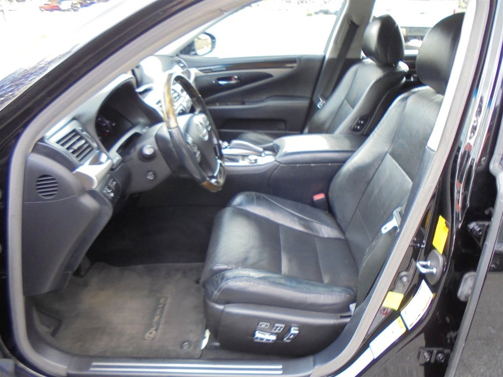 Used 2013 Lexus LS 460 AWD image 23