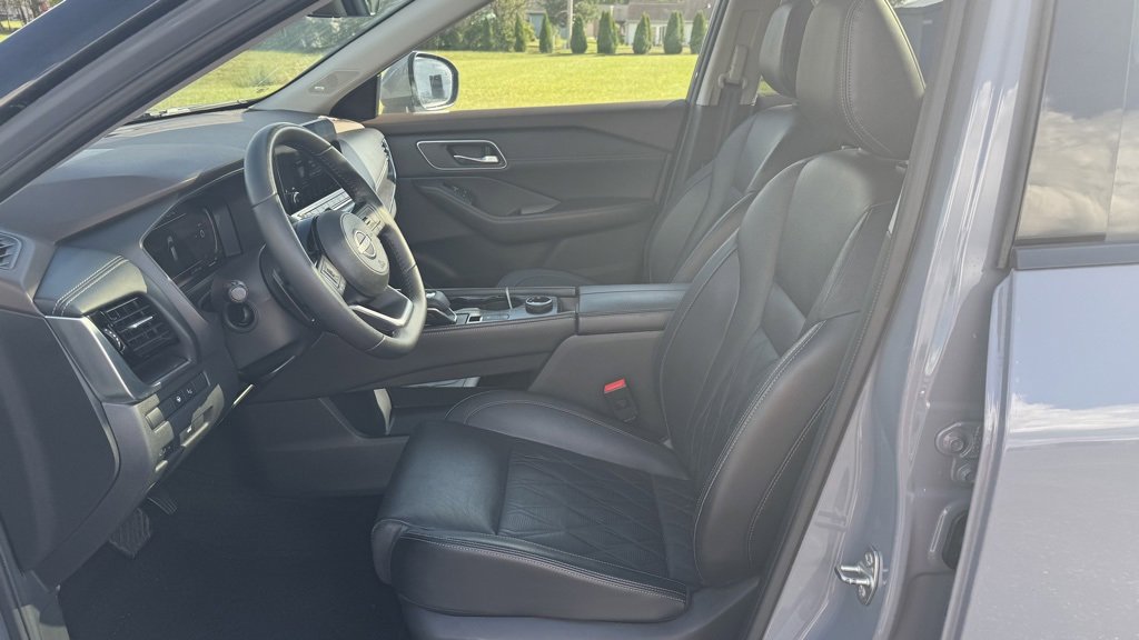 Used 2022 Nissan Rogue Platinum w/ Head-Up Display Package image 10