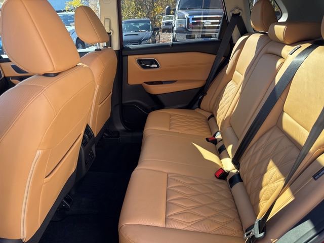 Used 2023 Nissan Rogue Platinum w/ Platinum Premium Package image 13