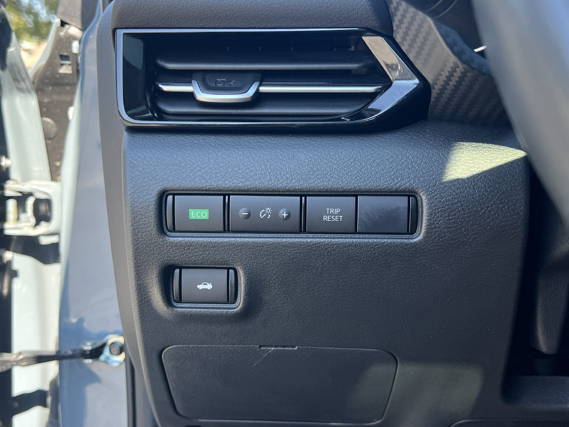 Certified 2024 Nissan Sentra SR w/ SR Premium Package FWD image 17
