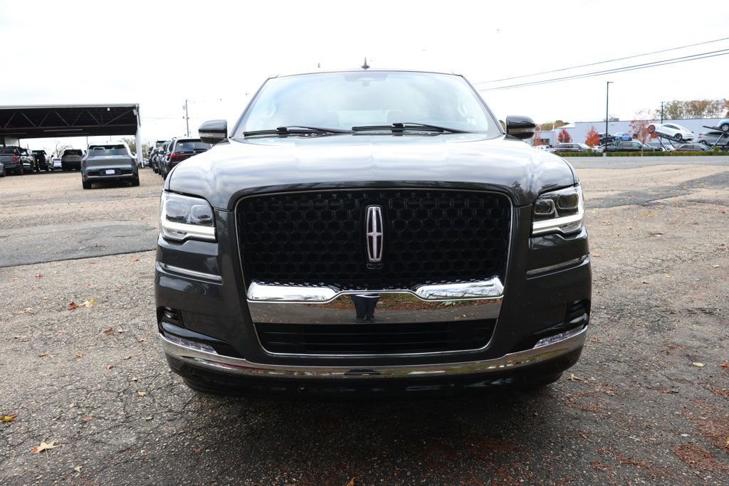 Used 2024 Lincoln Navigator Black Label image 8