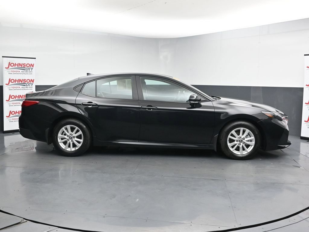 Used 2025 Toyota Camry LE FWD image 9