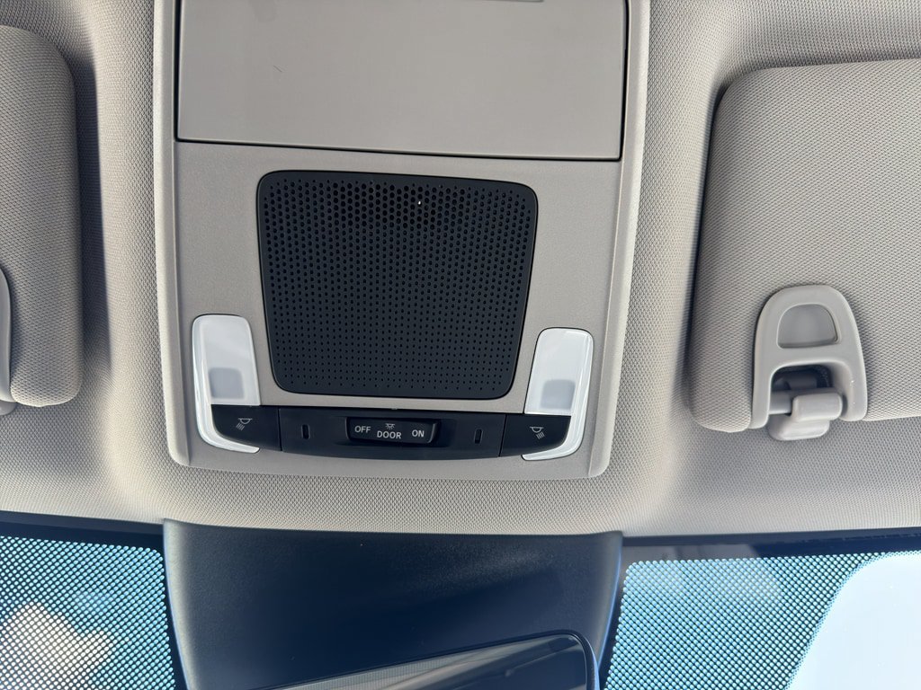 Used 2025 Honda Pilot EX-L image 22