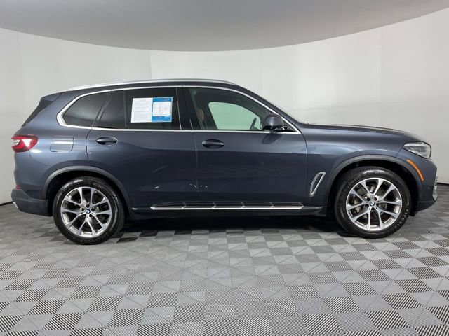 Used 2021 BMW X5 xDrive40i w/ Parking Assistance Package image 11
