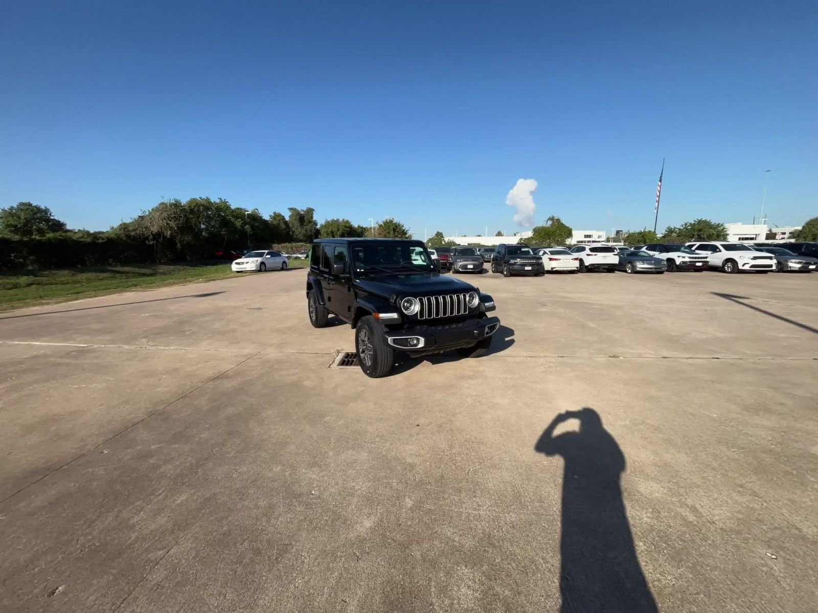 Used 2025 Jeep Wrangler Sahara image 16