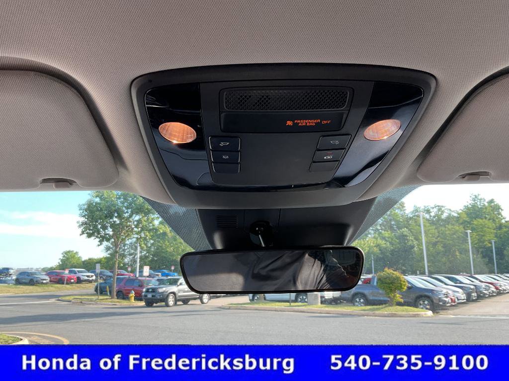 Used 2024 Kia Carnival LX FWD image 42