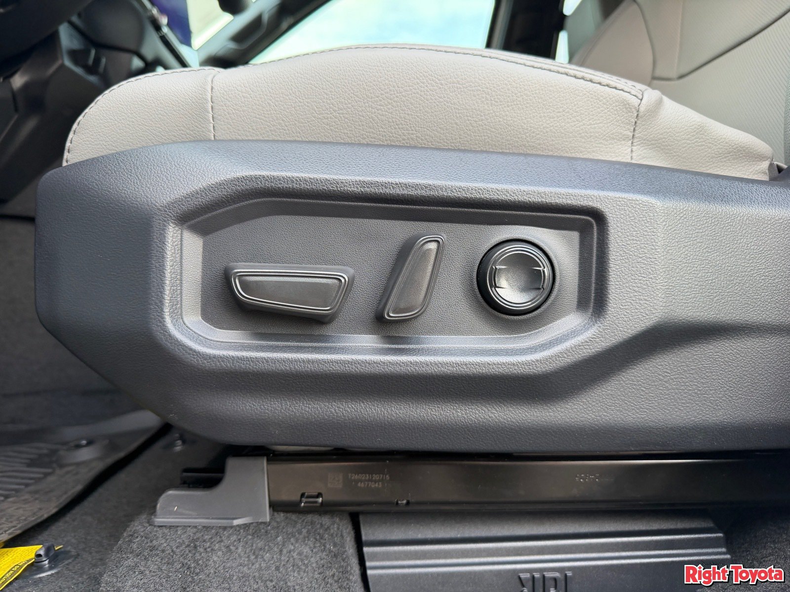 New 2026 Toyota Tundra Limited AWD/4WD image 18