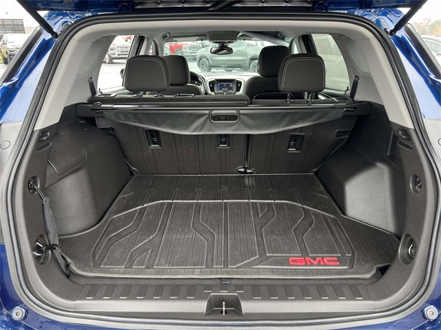 Used 2022 GMC Terrain SLE w/ Driver Convenience Package image 7