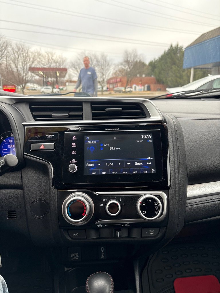 Used 2018 Honda Fit Sport image 17