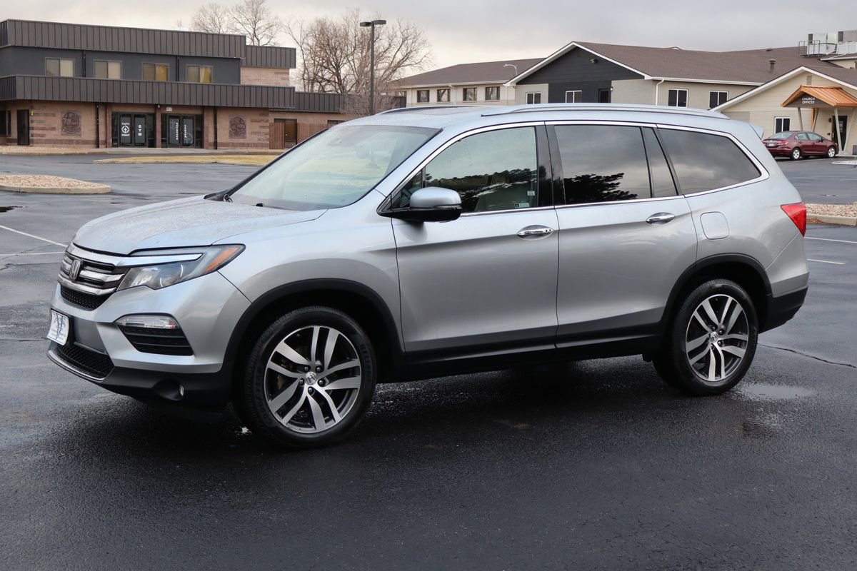 Used 2017 Honda Pilot Touring image 10