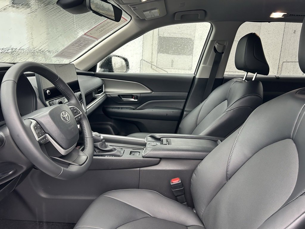 Certified 2025 Toyota Grand Highlander AWD image 10