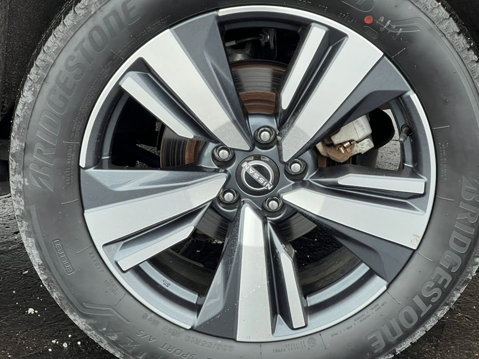 Used 2023 Nissan Rogue SL w/ SL Premium Package image 6