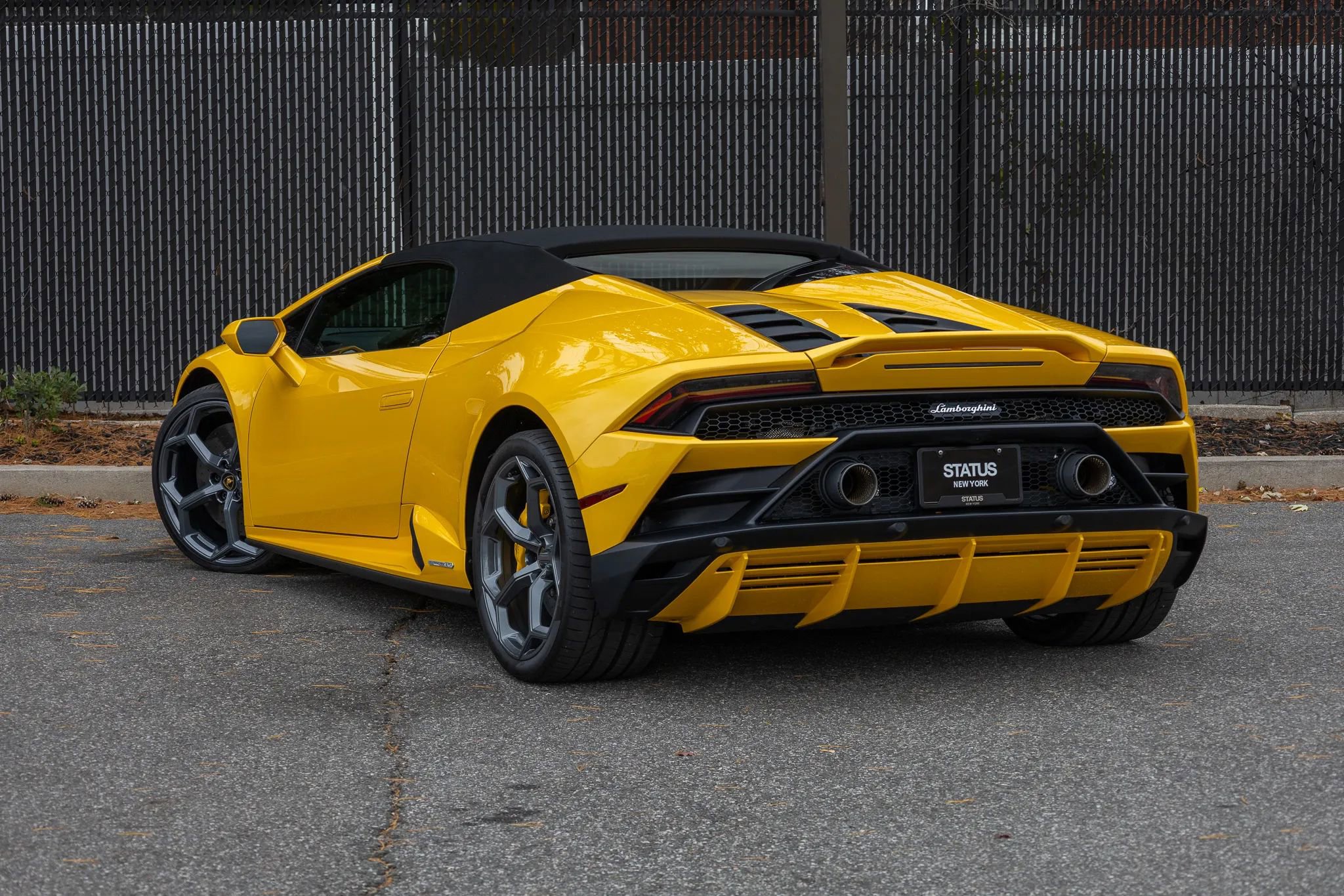 Used 2024 Lamborghini Huracan EVO image 45