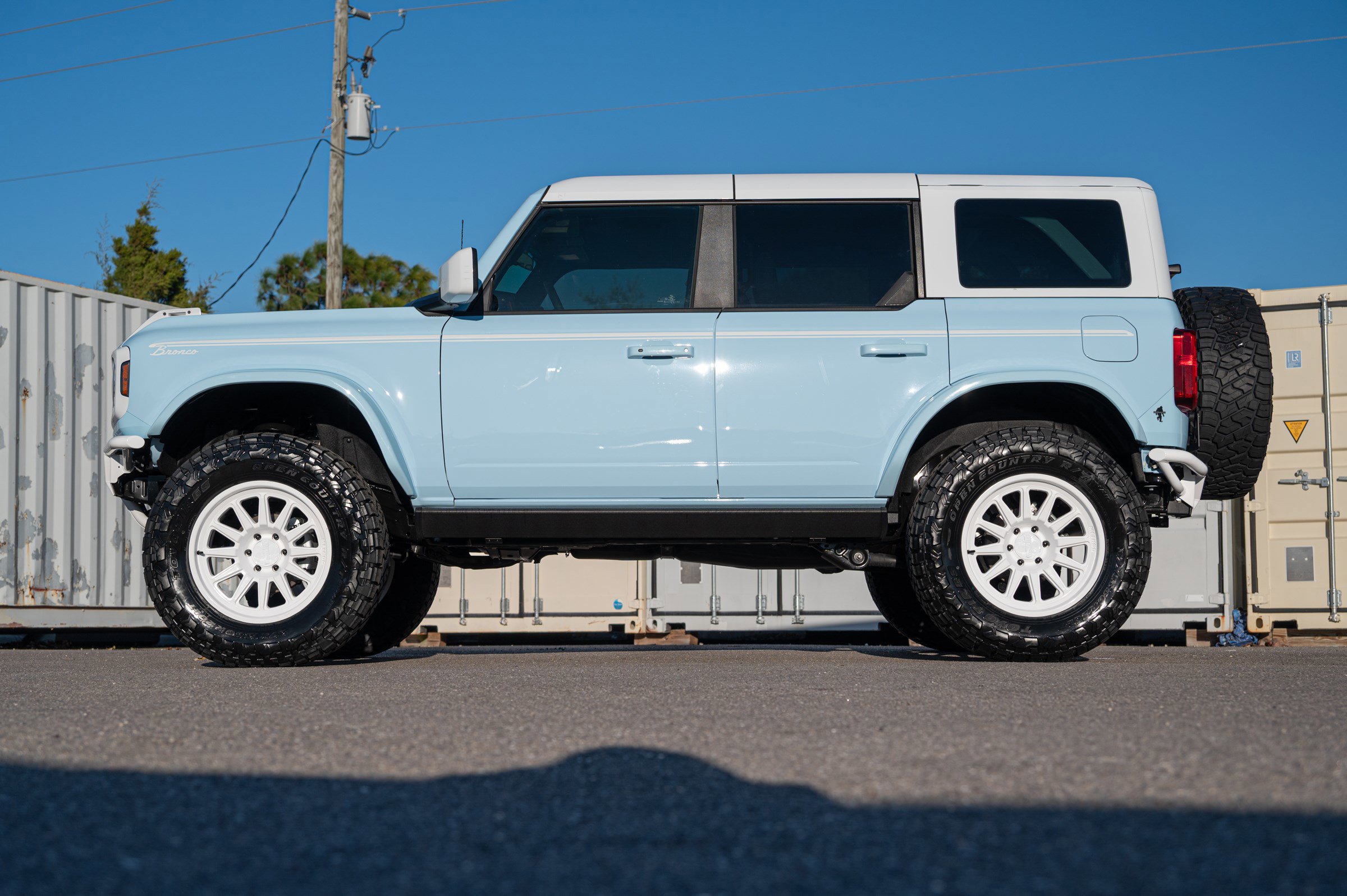 New 2025 Ford Bronco Heritage Edition image 7