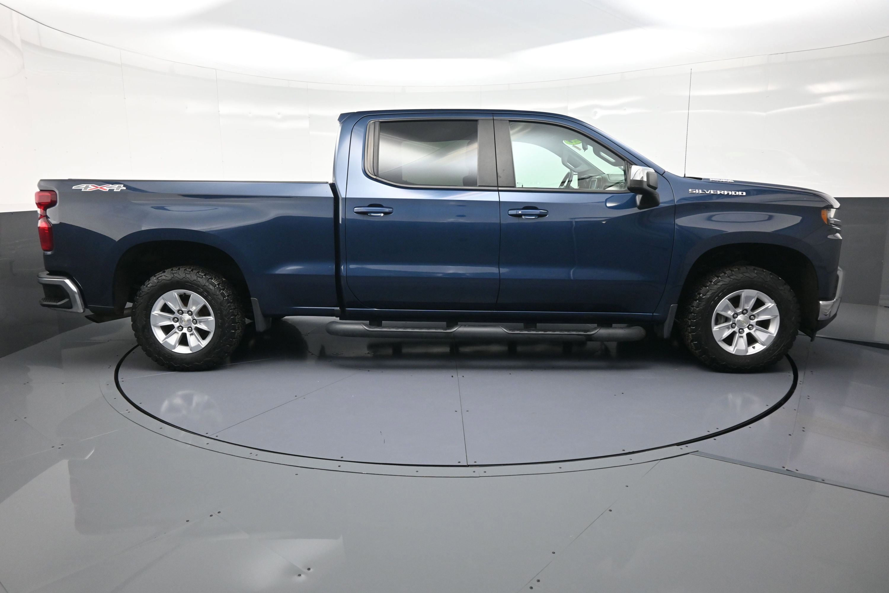 Used 2020 Chevrolet Silverado 1500 LT w/ Convenience Package image 2