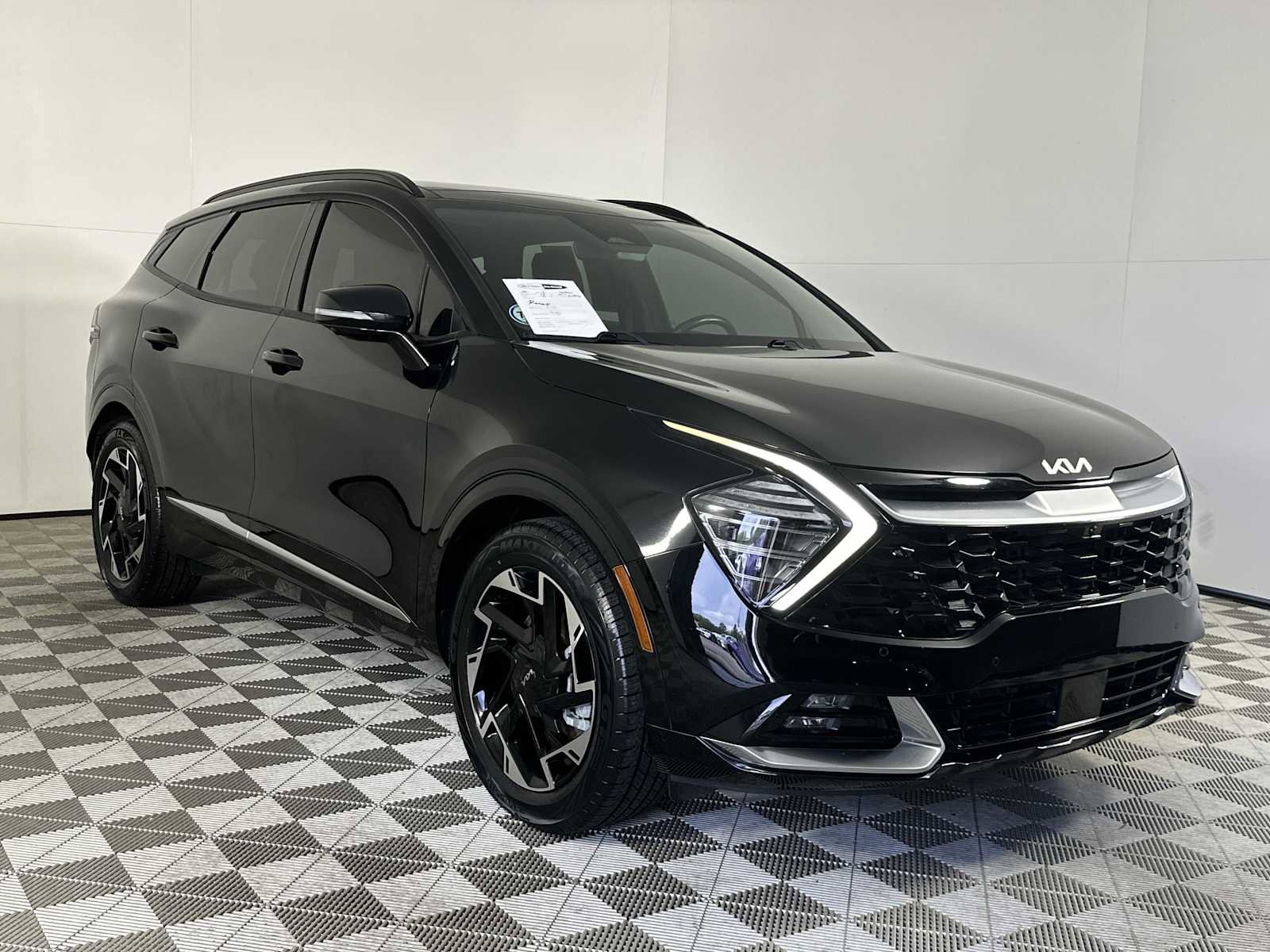 Used 2023 Kia Sportage SX image 2