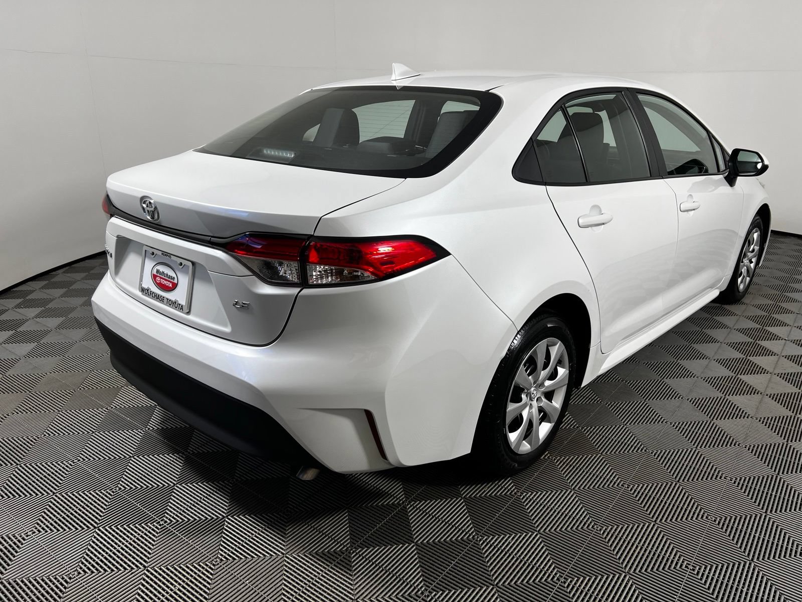 Certified 2026 Toyota Corolla LE FWD image 5