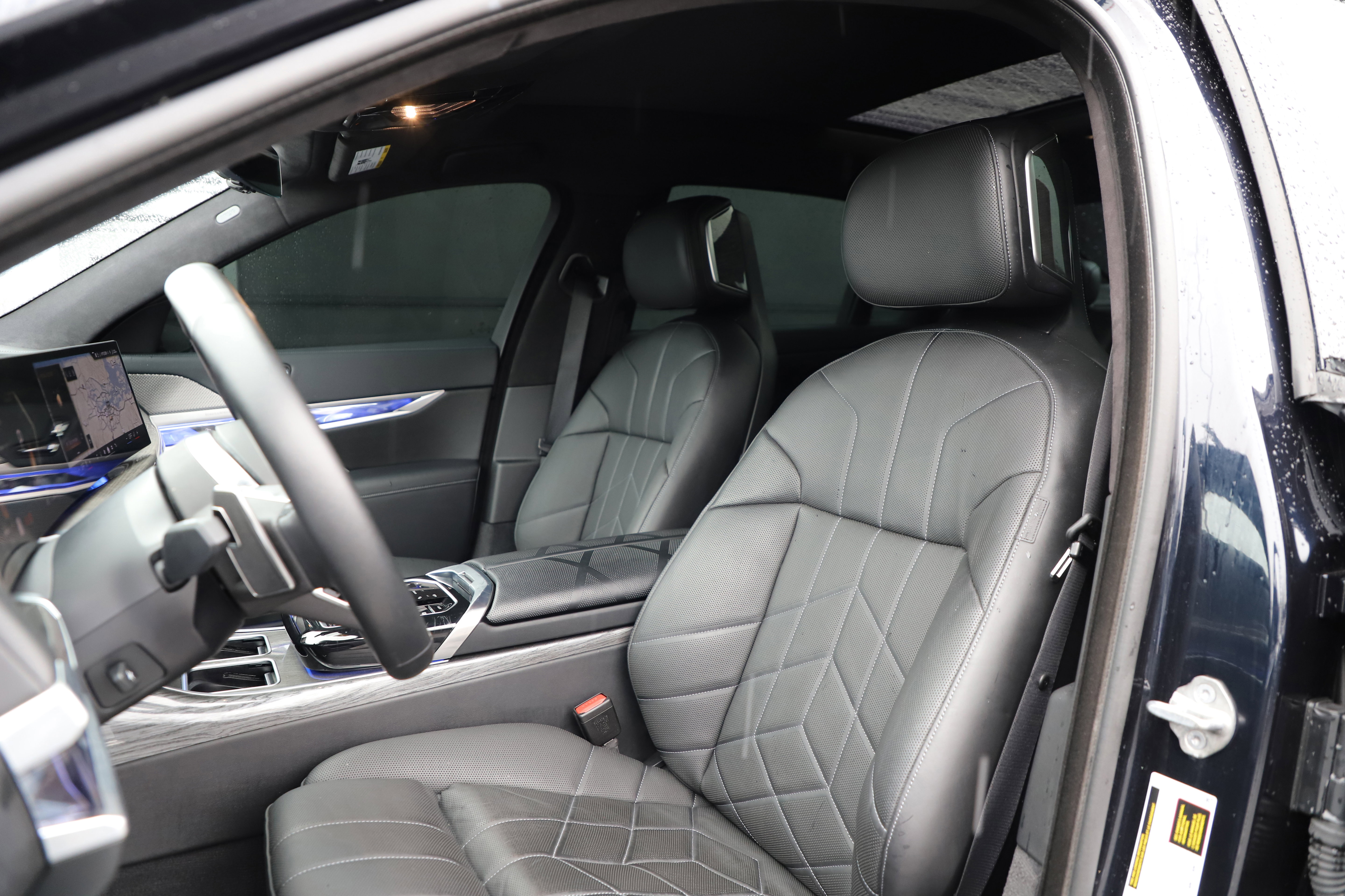 Used 2024 BMW 760i xDrive image 20