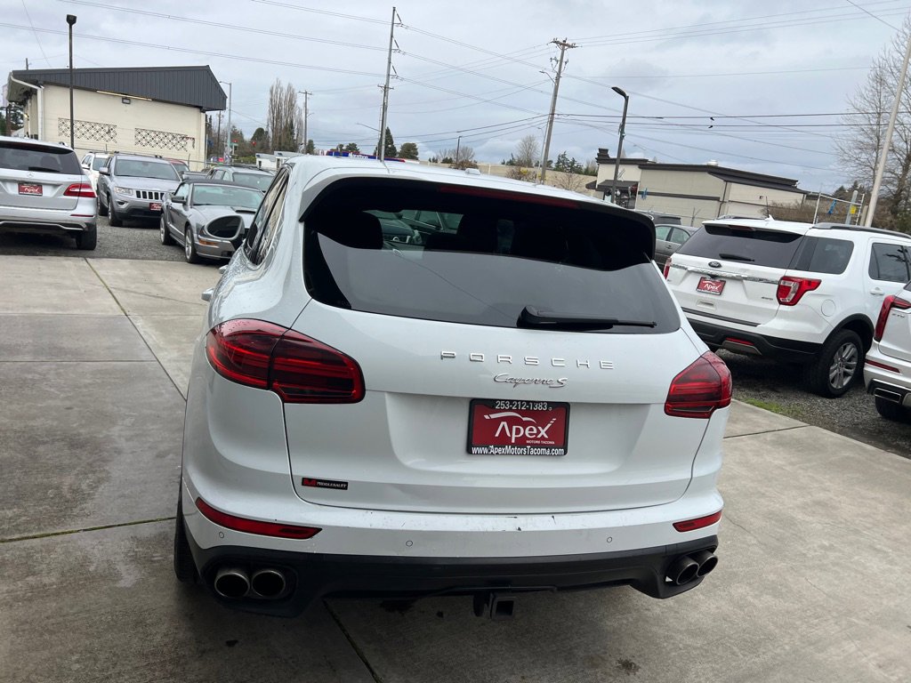 Used 2015 Porsche Cayenne S image 5
