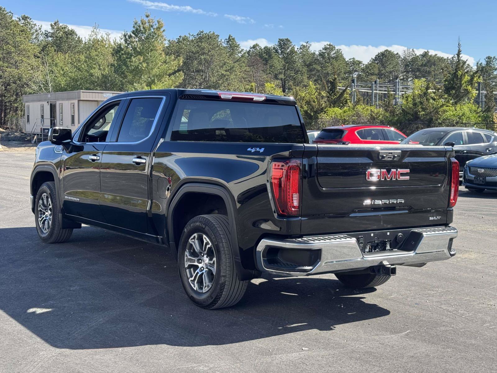 Used 2025 GMC Sierra 1500 SLT AWD/4WD image 5