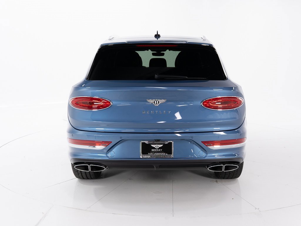 Used 2025 Bentley Bentayga image 4