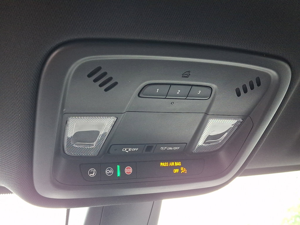 Used 2023 Chevrolet Traverse Premier AWD/4WD image 32