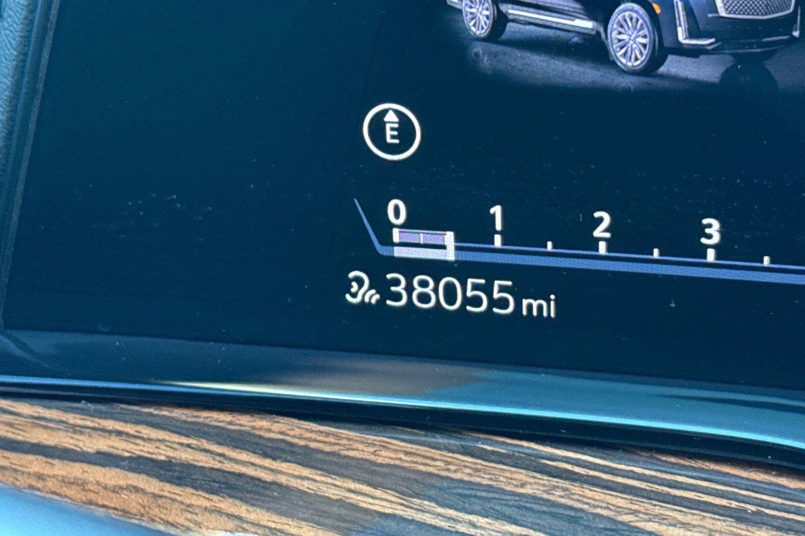 Used 2023 Cadillac Escalade Premium Luxury image 38