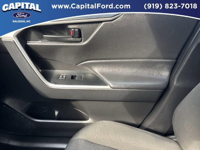 Used 2025 Toyota RAV4 LE AWD/4WD image 28