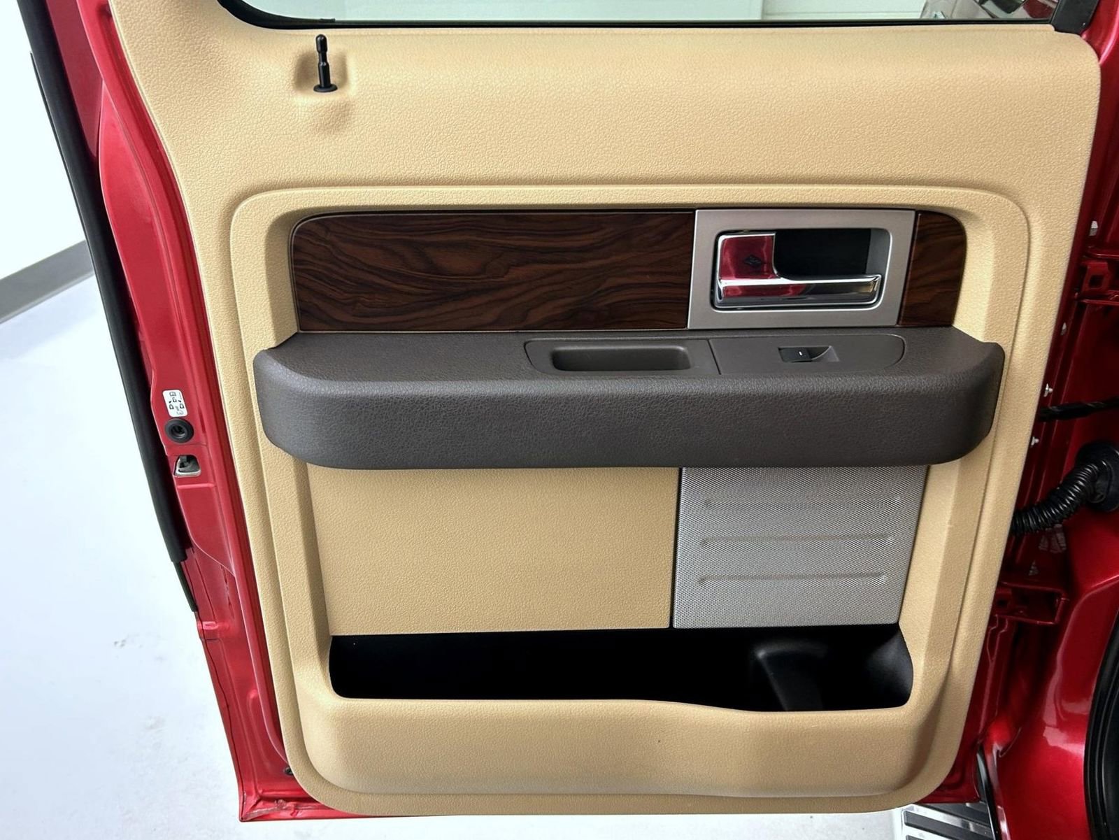 Used 2012 Ford F150 Lariat w/ Lariat Chrome Pkg image 20