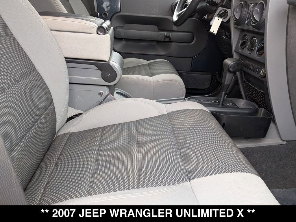 Used 2007 Jeep Wrangler Unlimited X w/ Dual Top Group AWD/4WD image 23