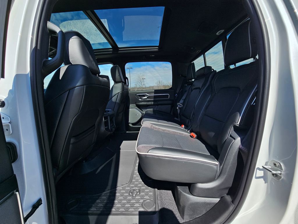 New 2026 RAM 1500 Laramie AWD/4WD image 38