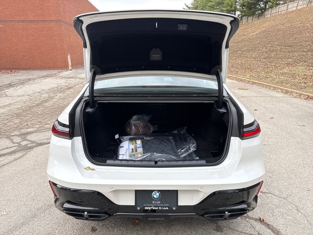 New 2026 BMW 760i xDrive w/ Executive Package image 25