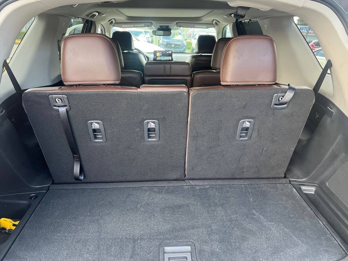 Used 2025 Honda Pilot Elite image 17
