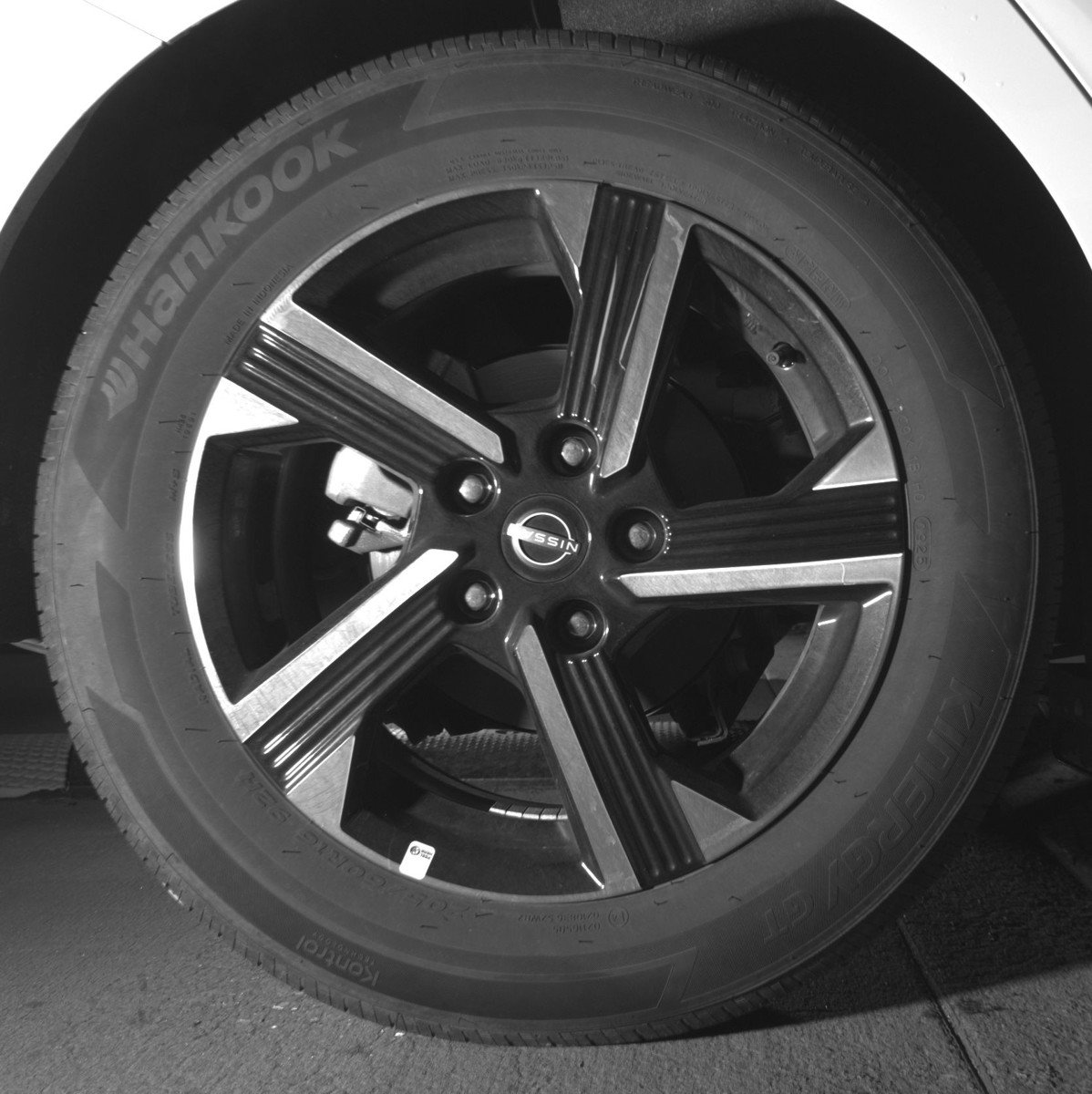 Used 2025 Nissan Sentra SV image 14