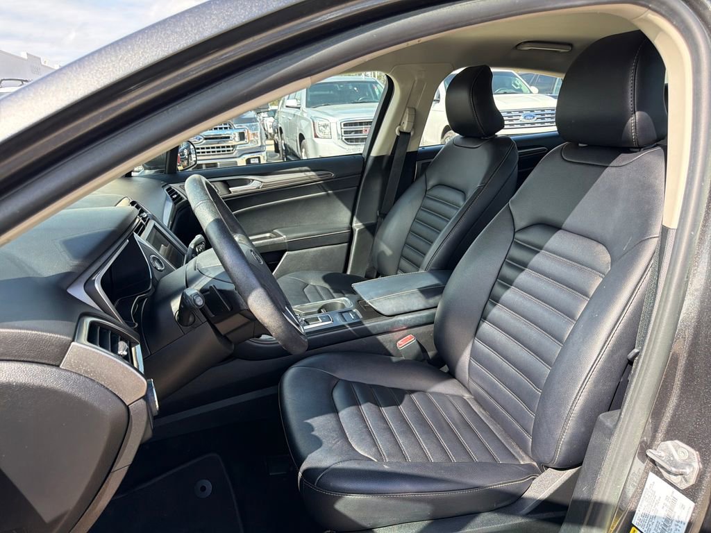 Used 2019 Ford Fusion SEL image 10