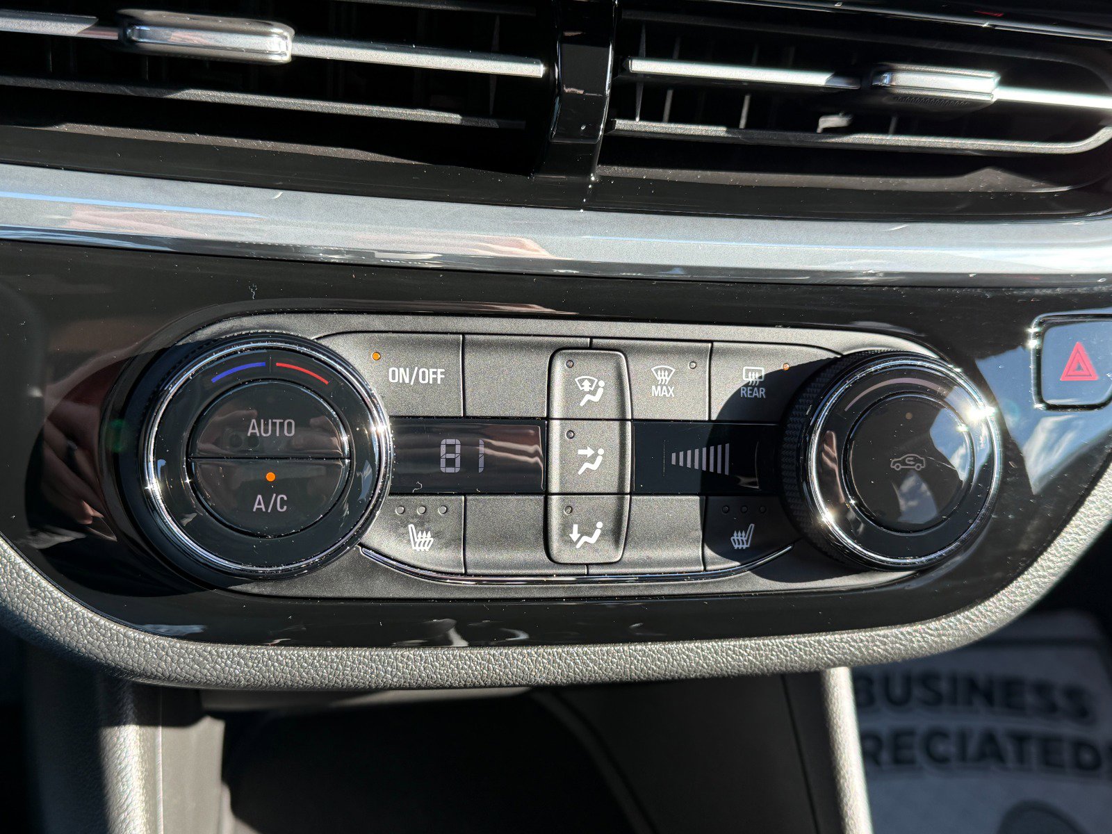 Used 2024 Buick Envista Sport Touring w/ Convenience I Package image 32