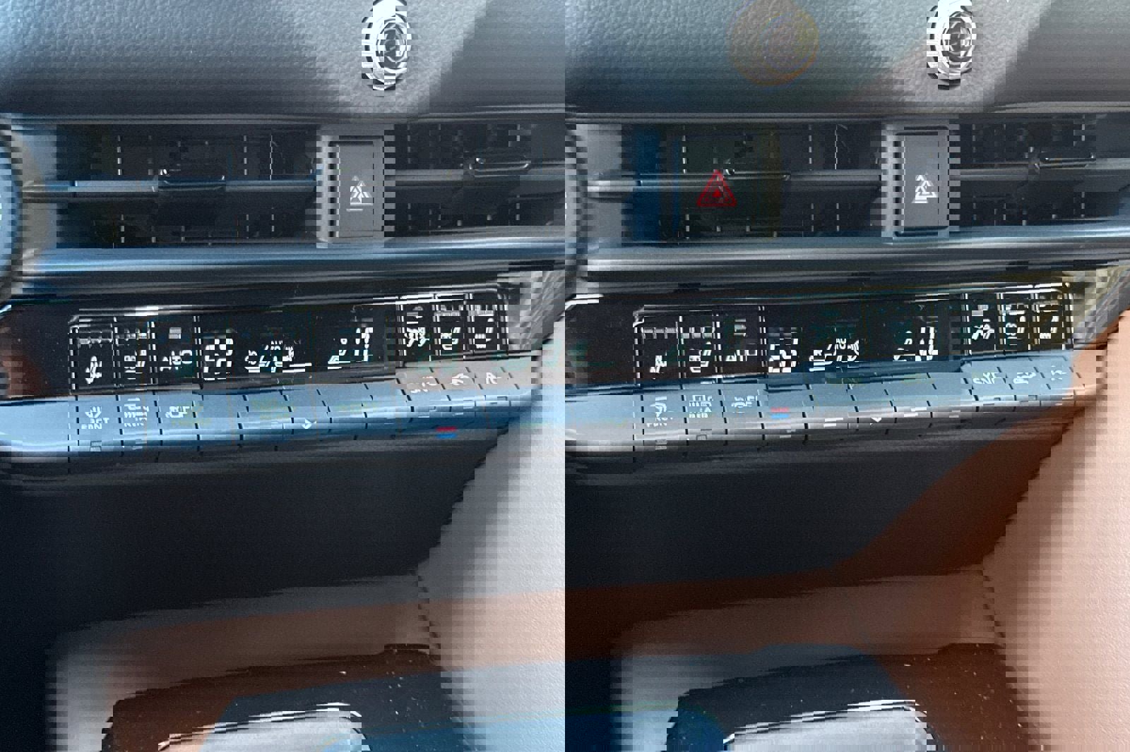 New 2026 Toyota Crown Signia image 24