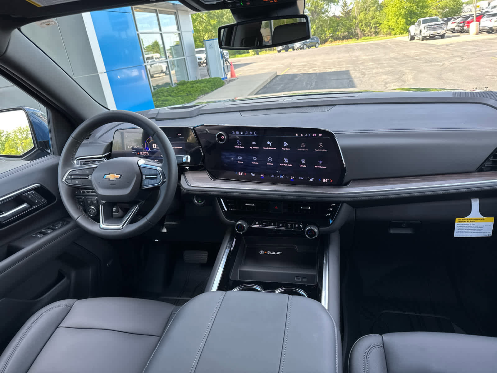 New 2026 Chevrolet Suburban LT w/ Comfort Package AWD/4WD image 7