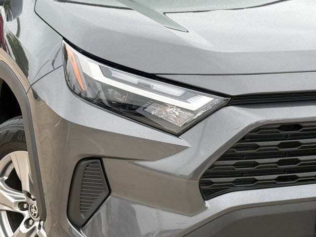 Used 2022 Toyota RAV4 XLE w/ Convenience Package image 3