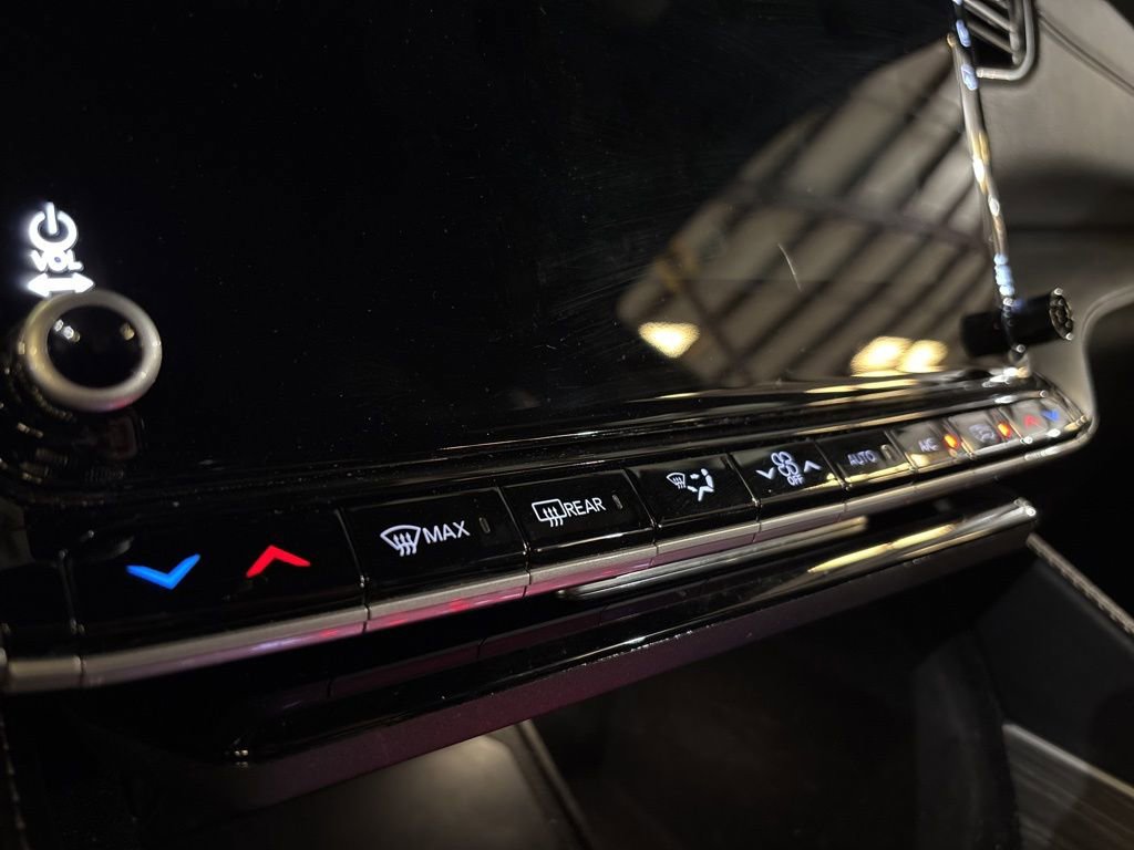 Used 2024 Jeep Wagoneer L Series III w/ Flexible Seating Group image 32