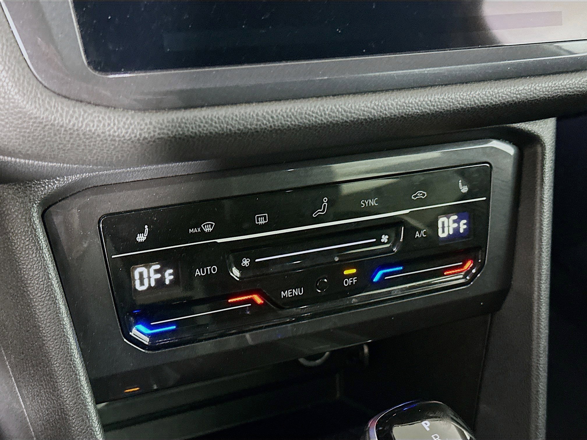 Used 2024 Volkswagen Tiguan SE image 22