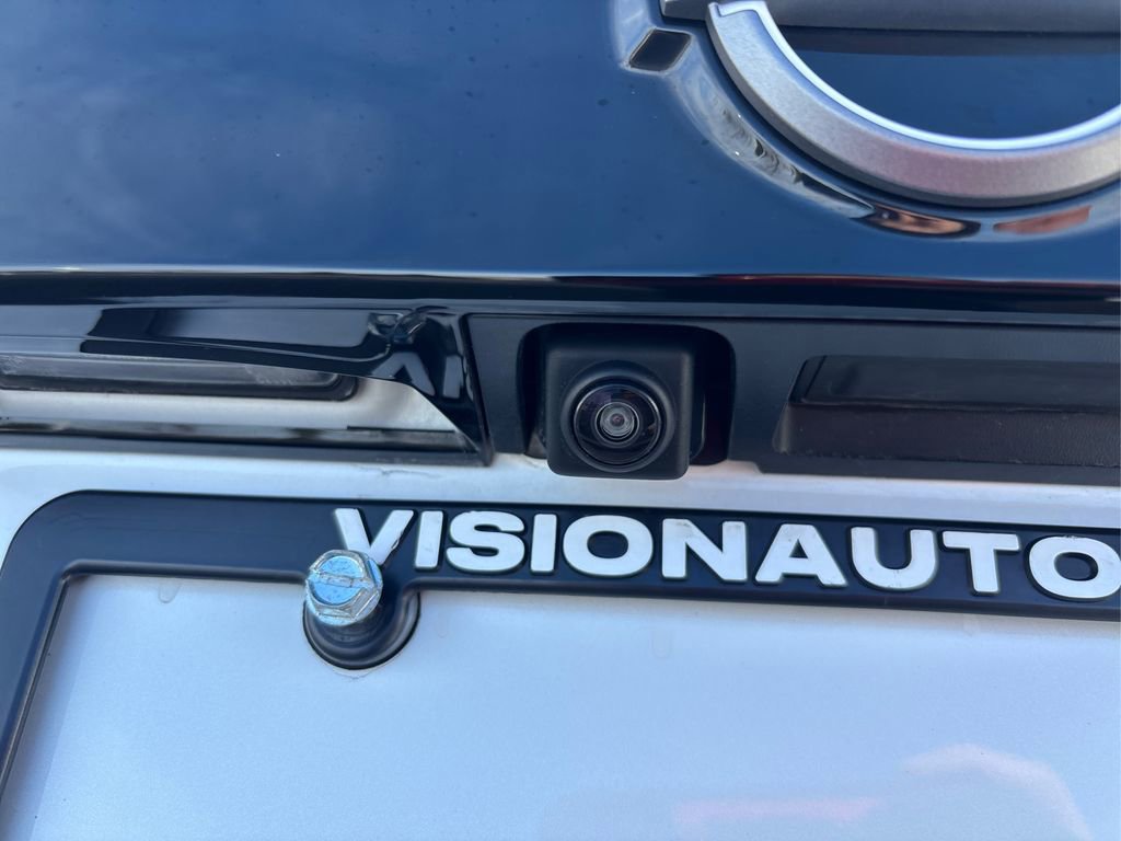 Certified 2025 Nissan Kicks SV image 15