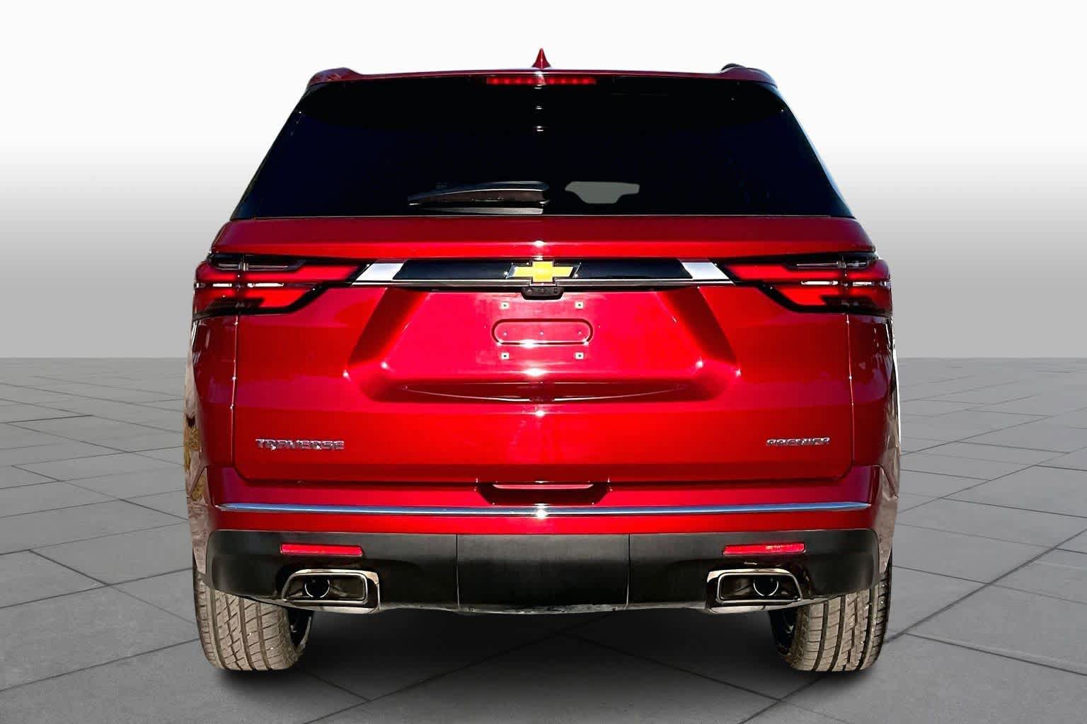Used 2023 Chevrolet Traverse Premier FWD image 6