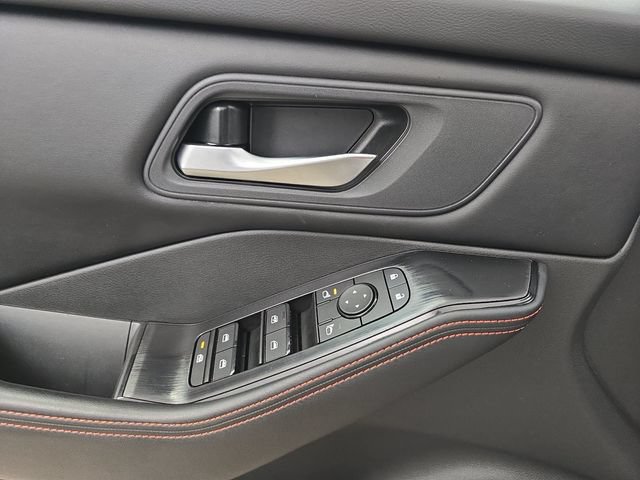 Used 2025 Nissan Rogue SV AWD/4WD image 27