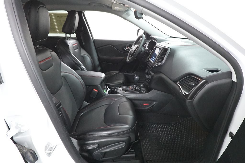 Used 2022 Jeep Cherokee Trailhawk AWD/4WD image 30