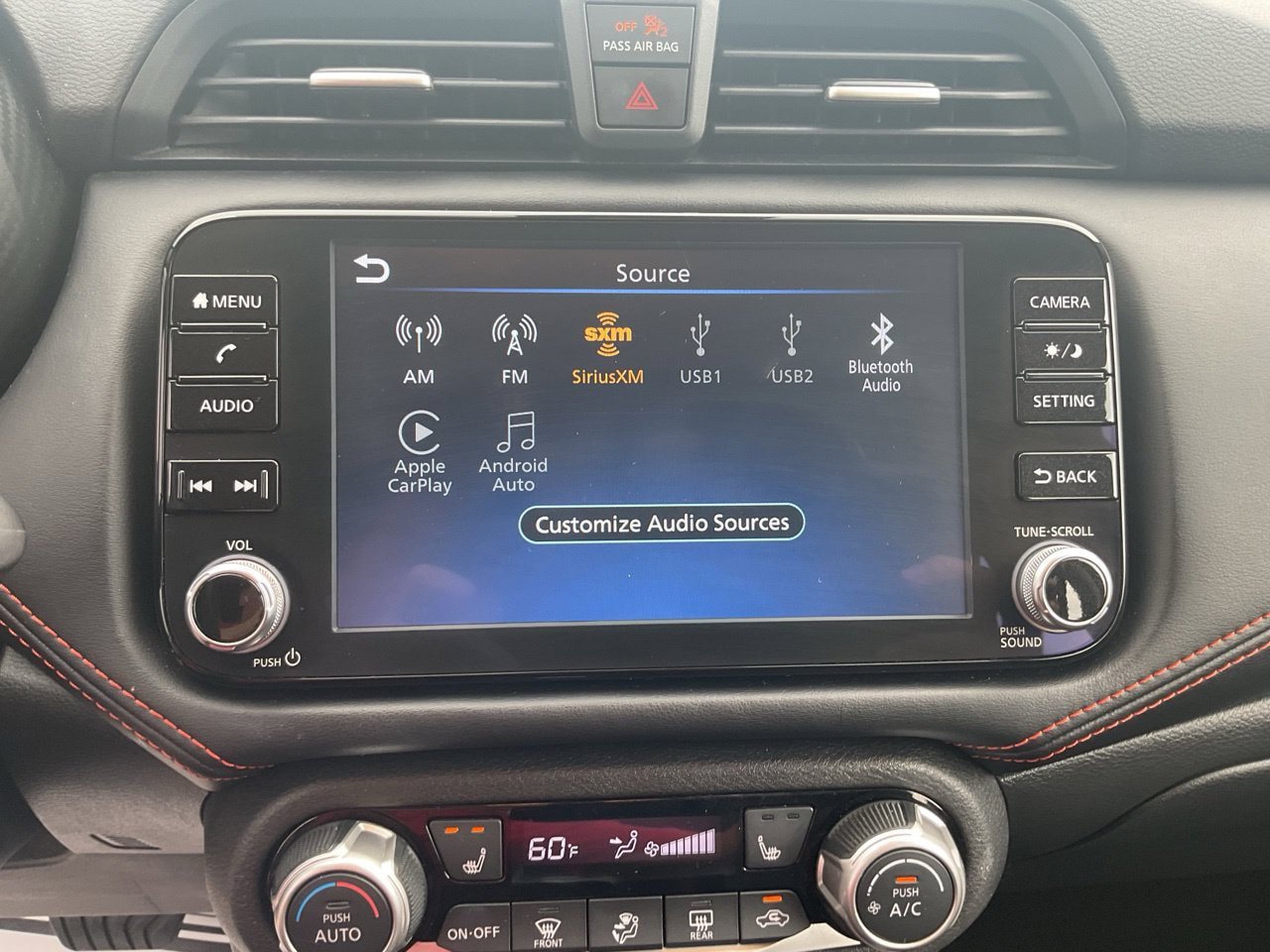 Used 2025 Nissan Versa SR FWD image 28